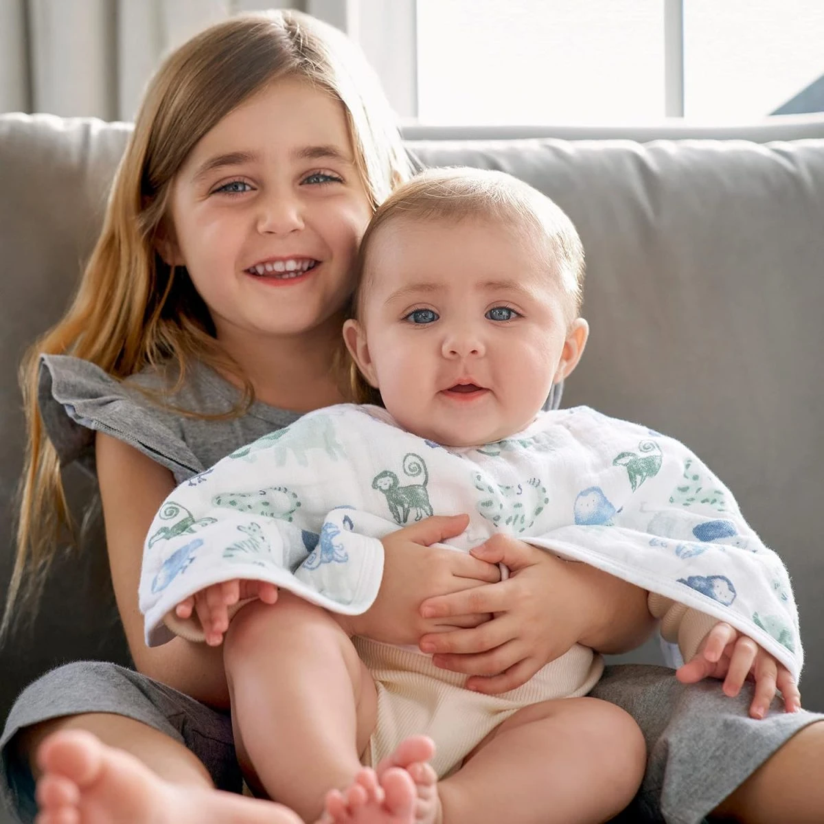 Aden + Anais DREAM ESSENTIAL Classis Single Burpy Bib 2 Aden + Anais DREAM ESSENTIAL Classis Single Burpy Bib - Image 2